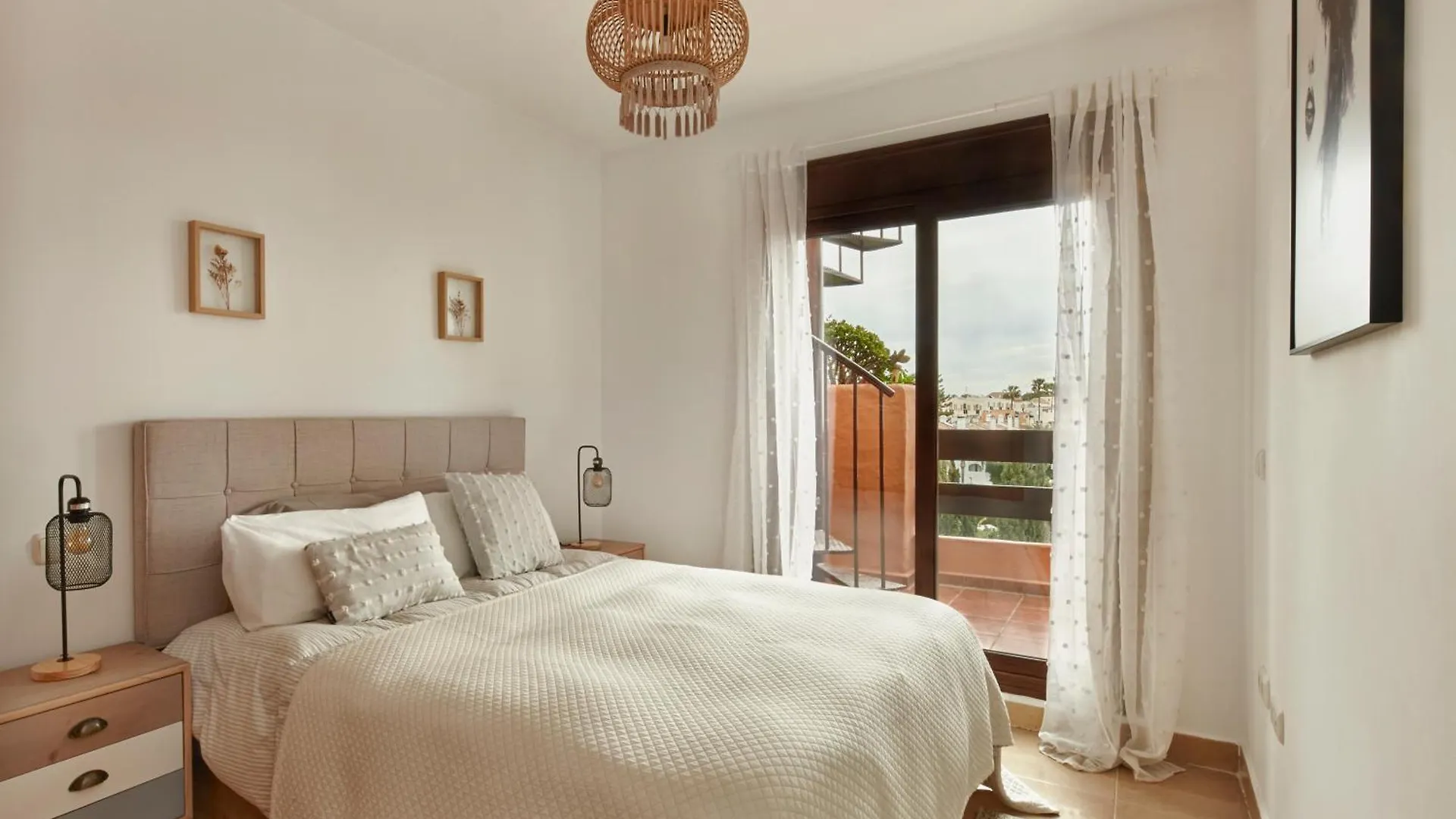 Coastal Gem Penthouse Daire Estepona